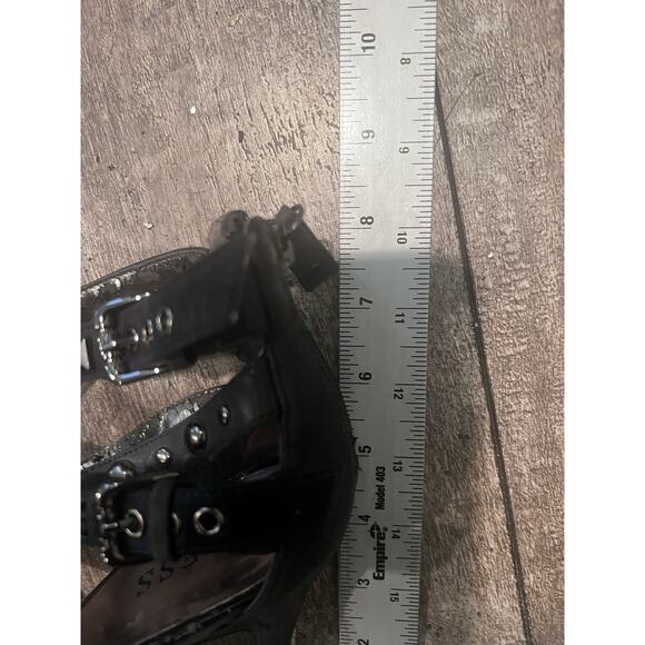 Guess Women's Studded Black Suede High Heels Size: 8 - Picture 11 of 12